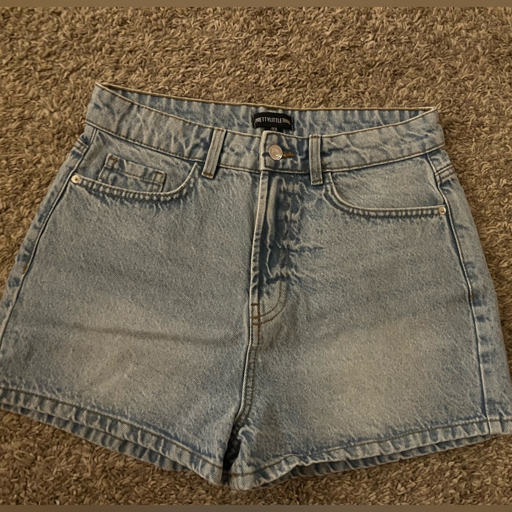 Pretty Little Thing Denim shorts